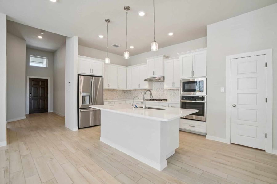 Furnished interior view inside a new home in Meyer Ranch, New Braunfels (Image 9).