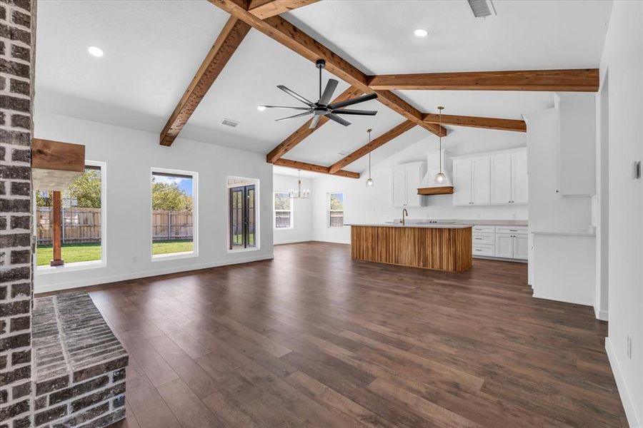 Spacious, unfurnished interior of a new home in , Hewitt (Image 20).