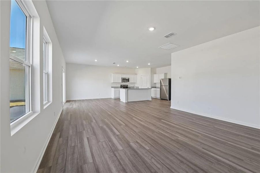 Spacious, unfurnished interior of a new home in Casteel, Bethlehem (Image 20). Spacious, unfurnished interior of a new home in Casteel, Bethlehem (Image 20).