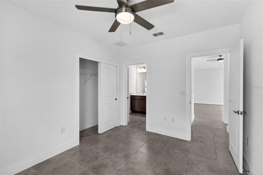 Spacious, unfurnished interior of a new home in , Port Charlotte (Image 18).