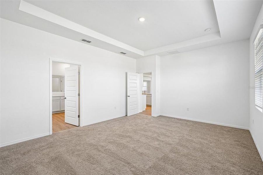 Spacious, unfurnished interior of a new home in , Lakeland (Image 45).