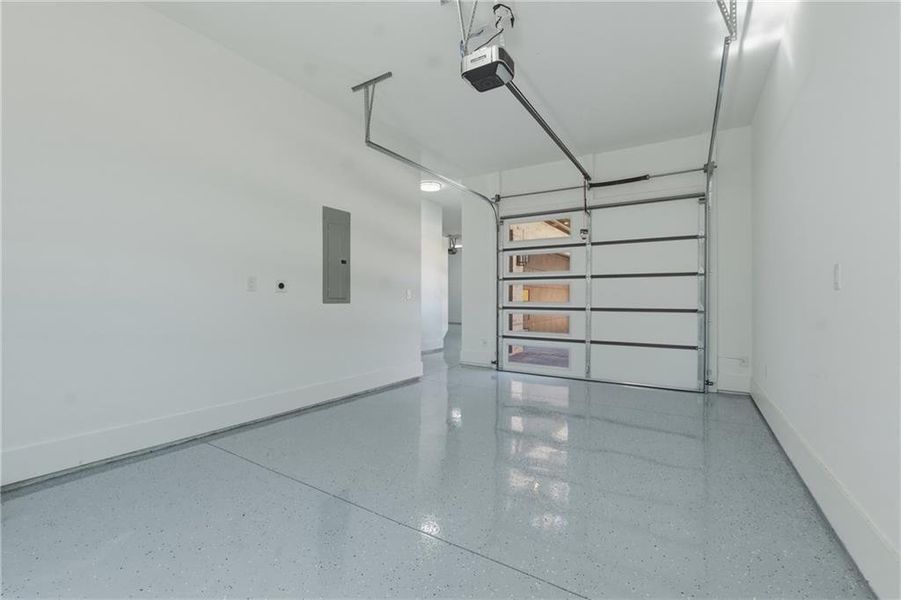 Spacious, unfurnished interior of a new home in , Lawrenceville (Image 41).