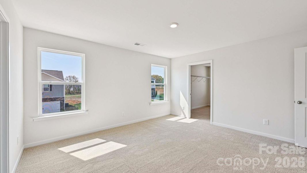 Spacious, unfurnished interior of a new home in Clark Creek Landing, Lincolnton (Image 29).