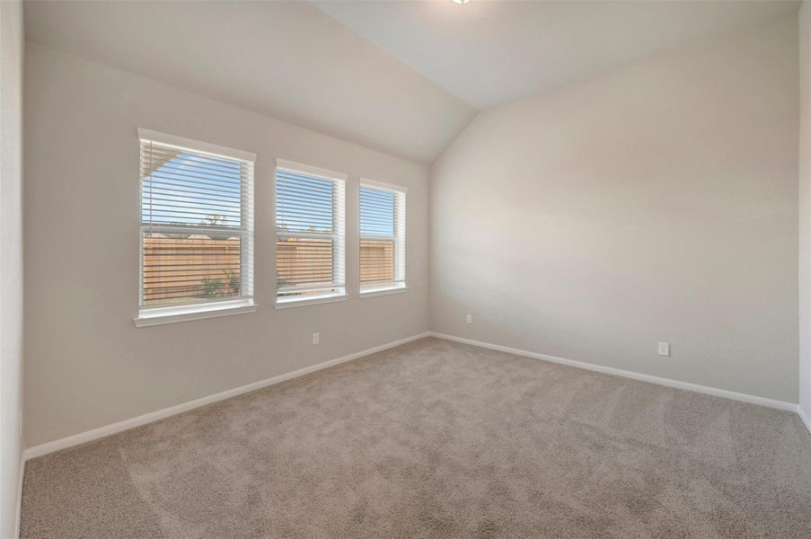 Spacious owner's suite (*Photo not of actual home and used for illustration purposes only.)