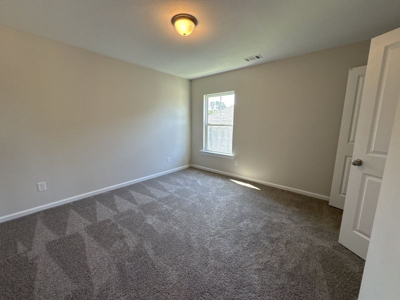 Spacious, unfurnished interior of a new home in Forrest Bluff, North Augusta (Image 29).