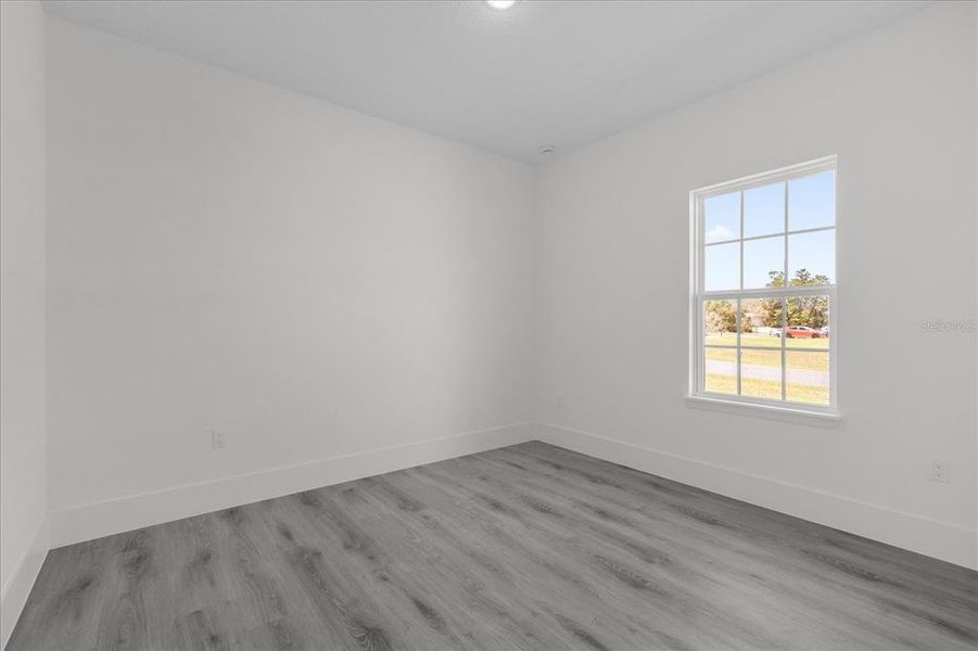 Spacious, unfurnished interior of a new home in , Ocala (Image 12).