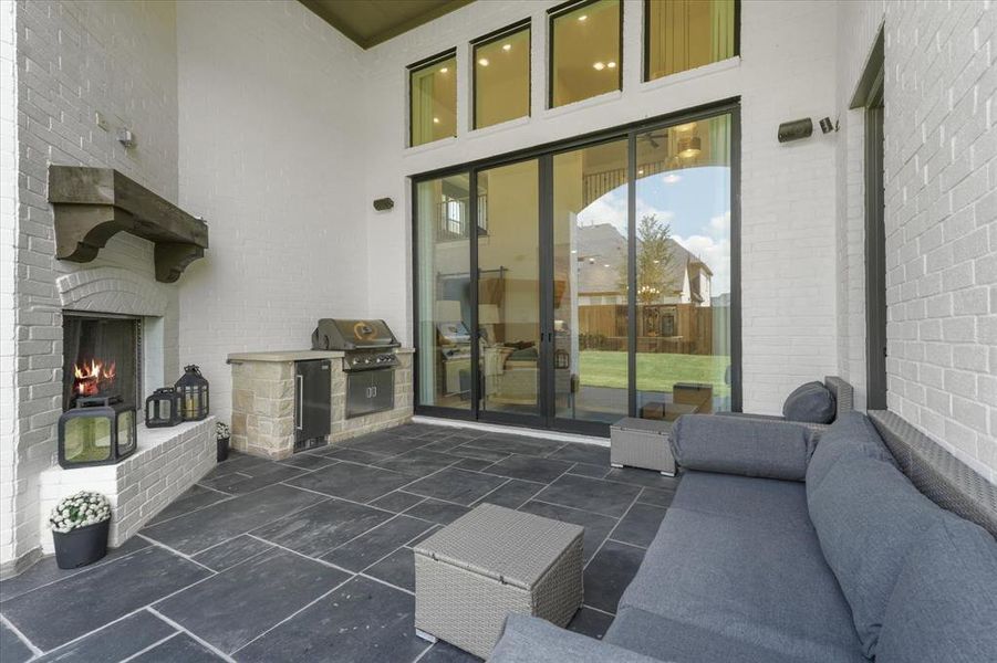 Exterior details and patio area of a home in Star Trail, Prosper (Image 3).