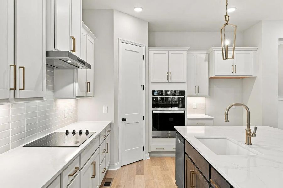 Everly E Kitchen