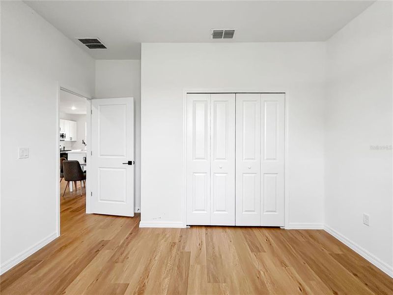Spacious, unfurnished interior of a new home in , Ocala (Image 13).