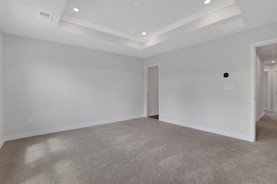 Spacious, unfurnished interior of a new home in Laurel Fields, Gainesville (Image 34).
