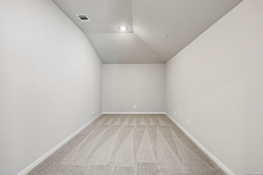 Spacious, unfurnished interior of a new home in Fox Falls, Boerne (Image 31).