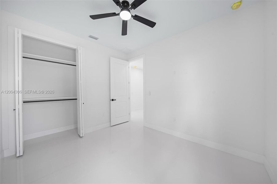 Spacious, unfurnished interior of a new home in , Lehigh Acres (Image 26).