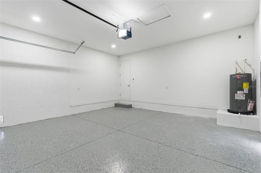 Spacious, unfurnished interior of a new home in , Port Charlotte (Image 40).