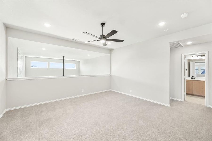 Spacious, unfurnished interior of a new home in The Oaks, Red Oak (Image 28).