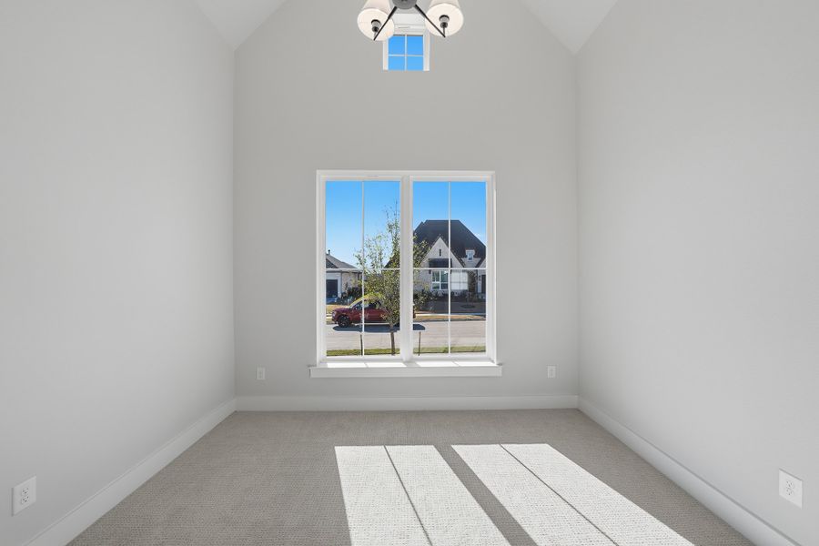 Spacious, unfurnished interior of a new home in Quail Hollow, Rockwall (Image 29).