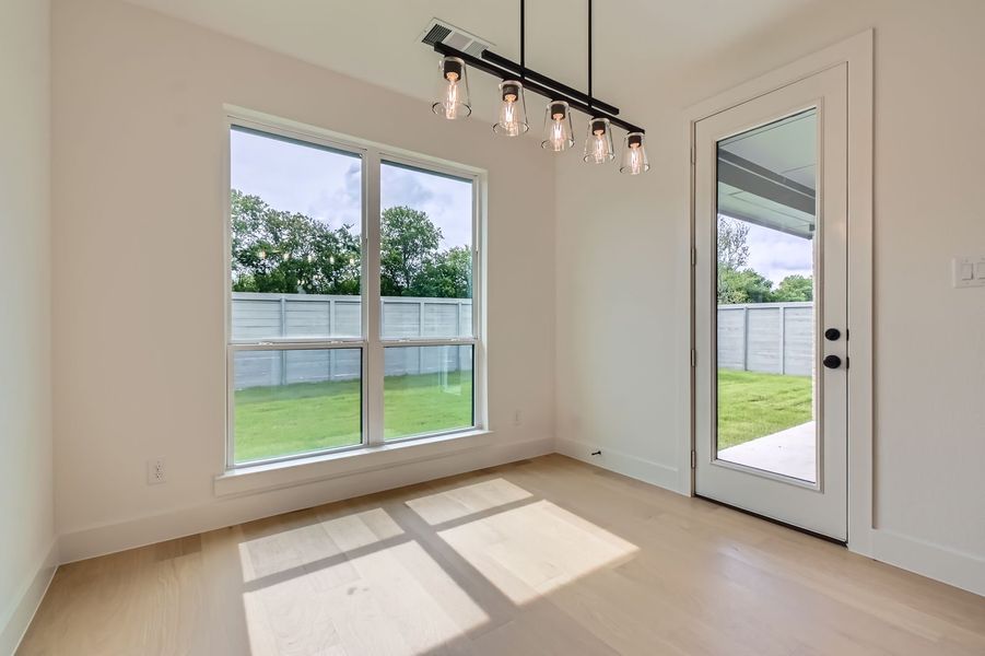 Plan 1560 Representative Photo - Dining Area Plan 1560 Representative Photo - Dining Area