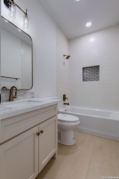 Furnished interior view inside a new home in , Eagle Pass (Image 8).