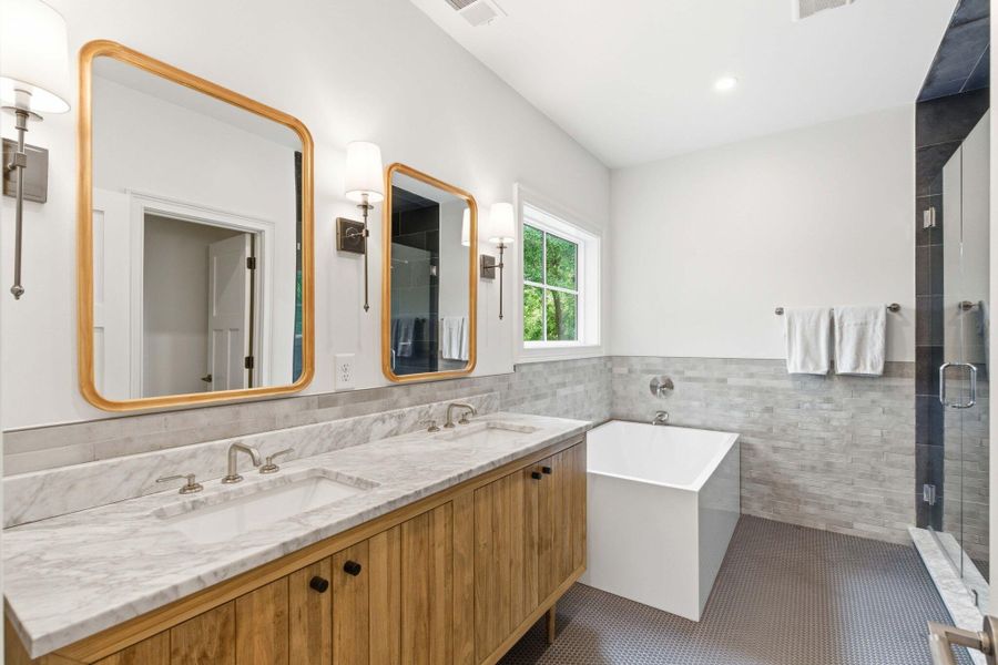 Furnished interior view inside a new home in , Charleston (Image 17).