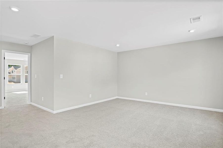 Spacious, unfurnished interior of a new home in Sage Woods, Dallas (Image 14).
