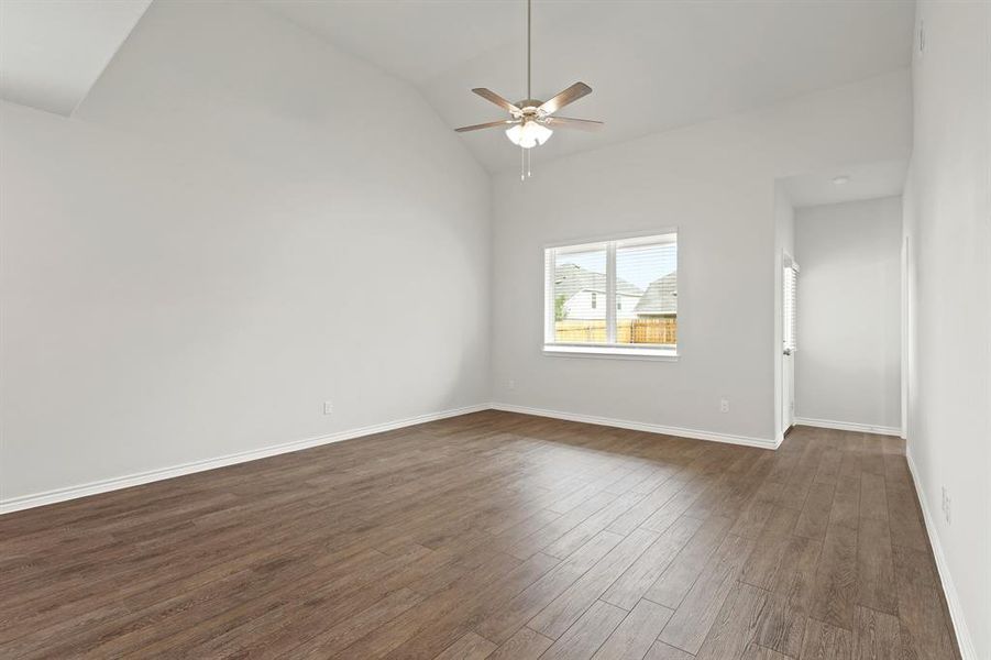 Spacious, unfurnished interior of a new home in Retreat at Fossil Creek, Fort Worth (Image 6). Spacious, unfurnished interior of a new home in Retreat at Fossil Creek, Fort Worth (Image 6).