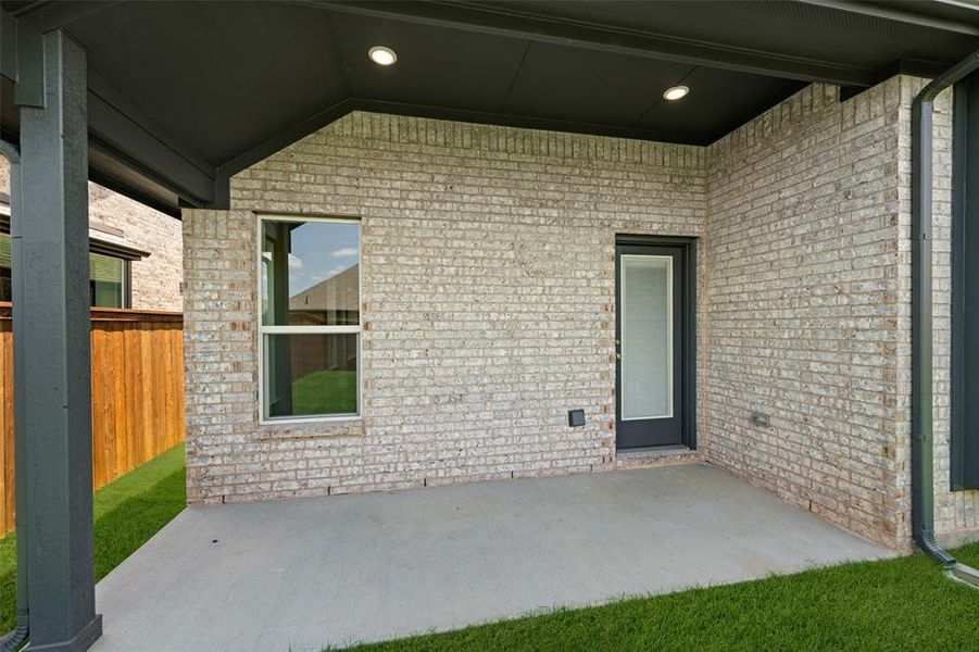 7745 Gatevine- Patio-1