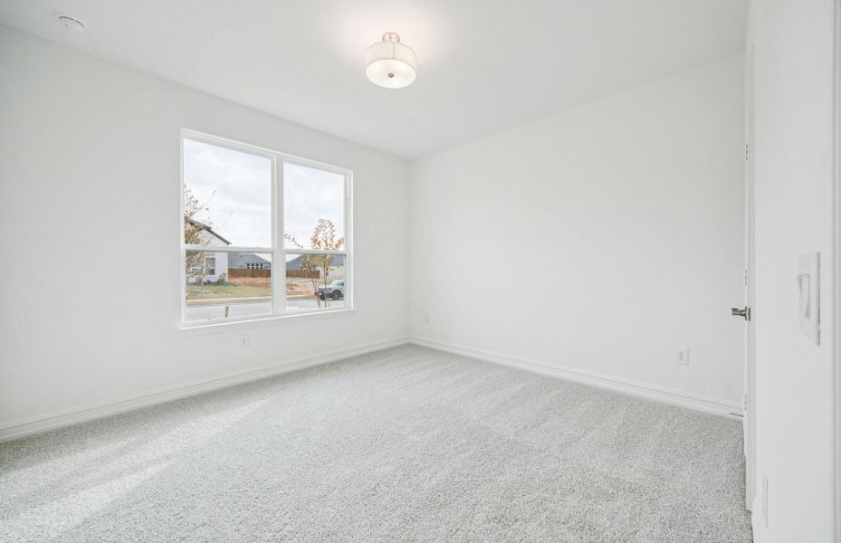 Representative unfurnished interior of a home built from the Azle by Pulte Homes in Highland Lakes, McKinney (Image 18).