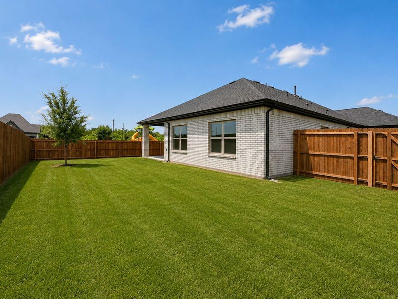Exterior details and patio area of a home in Waverly Estates, Josephine (Image 19).