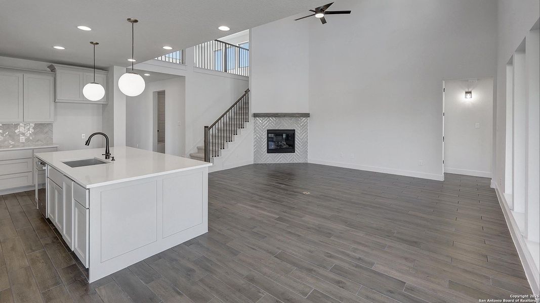 Spacious, unfurnished interior of a new home in Corley Farms 50', Boerne (Image 22).