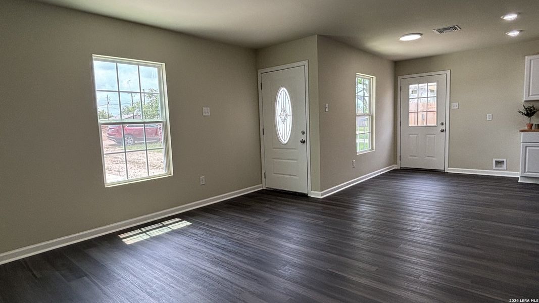 Spacious, unfurnished interior of a new home in , Nixon (Image 25).