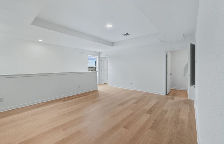 Spacious, unfurnished interior of a new home in Larson Crossing, Elgin (Image 36).