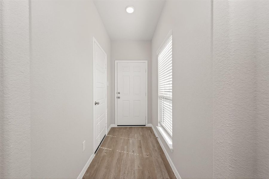 Spacious, unfurnished interior of a new home in Woodland Lakes, Houston (Image 14).
