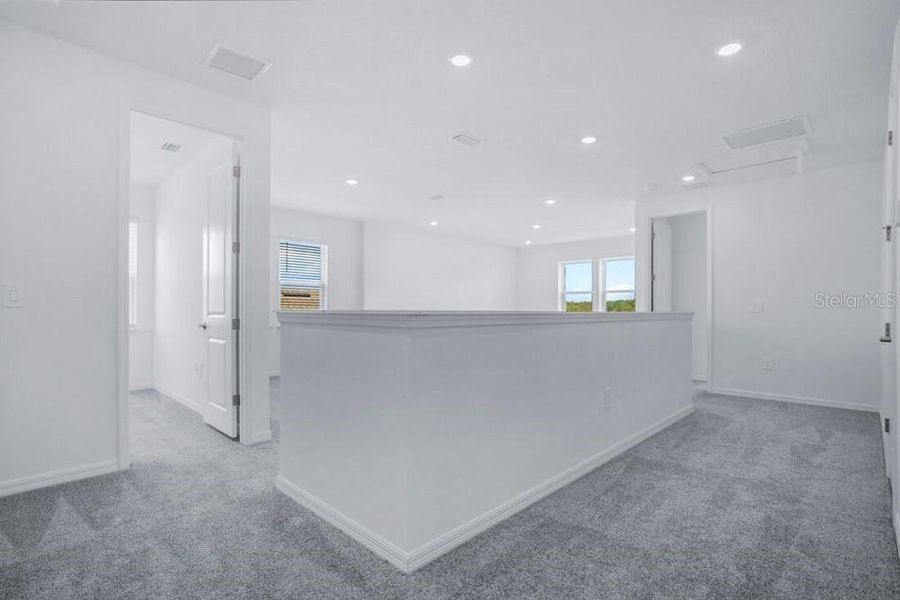 Spacious, unfurnished interior of a new home in Indigo Creek, Apollo Beach (Image 18).