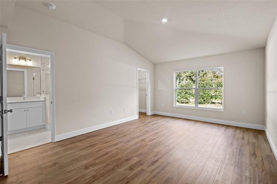 Spacious, unfurnished interior of a new home in SummerCrest, Ocala (Image 33).