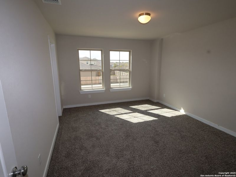 Spacious, unfurnished interior of a new home in Winding Brook, San Antonio (Image 21). Spacious, unfurnished interior of a new home in Winding Brook, San Antonio (Image 21).