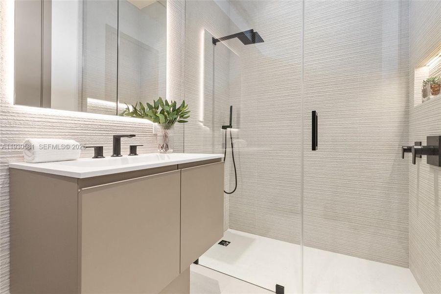 Close-up of interior finishes inside a home in , Fort Lauderdale (Image 20).