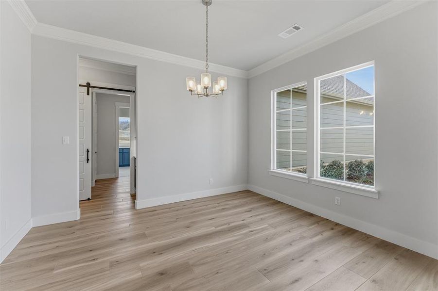 Spacious, unfurnished interior of a new home in Eagle Ridge Estates, Weatherford (Image 17).