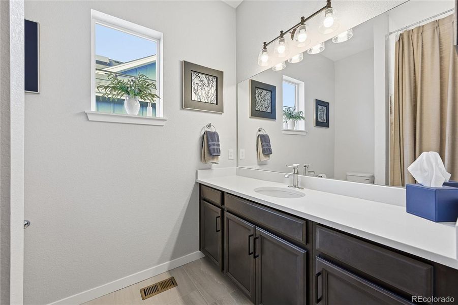 Great Main Floor Bathroom!