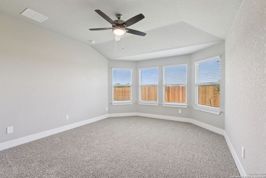 Spacious, unfurnished interior of a new home in Carmel Ranch, Schertz (Image 27). Spacious, unfurnished interior of a new home in Carmel Ranch, Schertz (Image 27).
