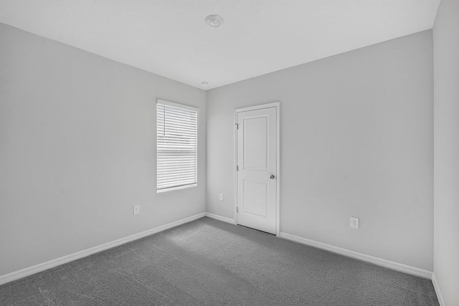 Spacious, unfurnished interior of a new home in Palm Wind, Hudson (Image 12).