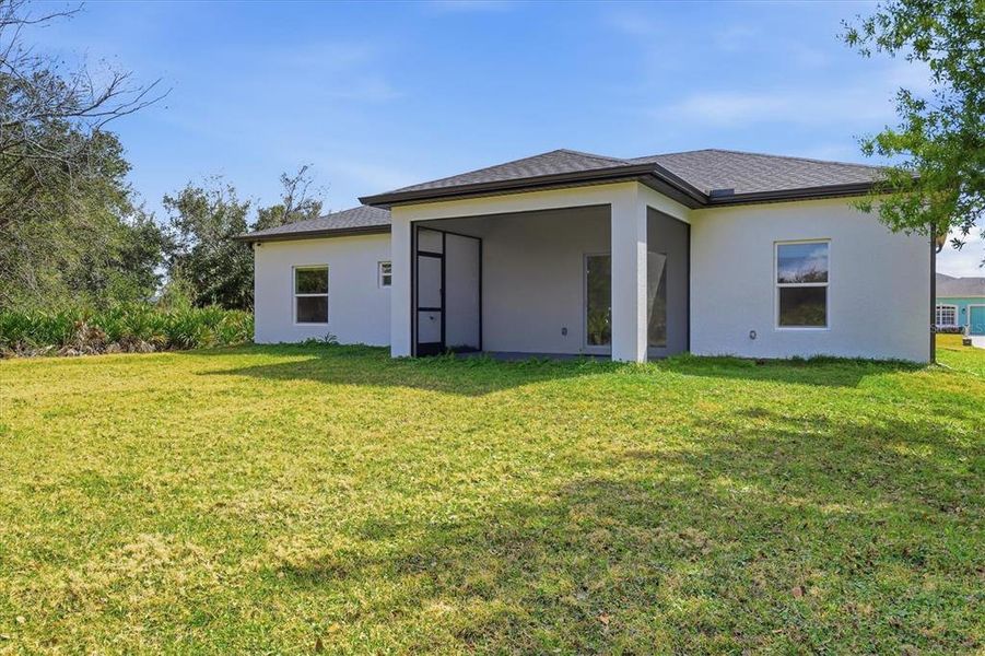 Exterior details and patio area of a home in , North Port (Image 4).