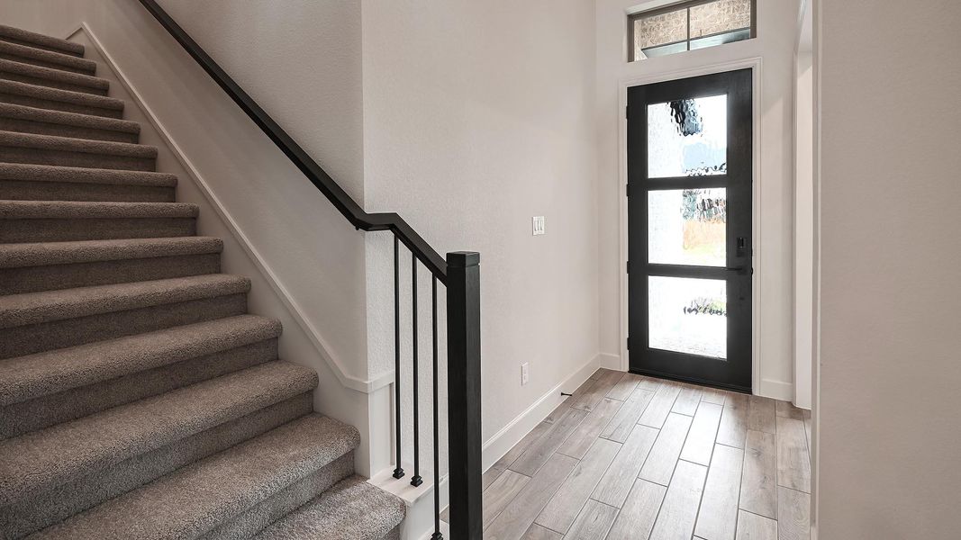 Spacious, unfurnished interior of a new home in 6 Creeks, Kyle (Image 26).