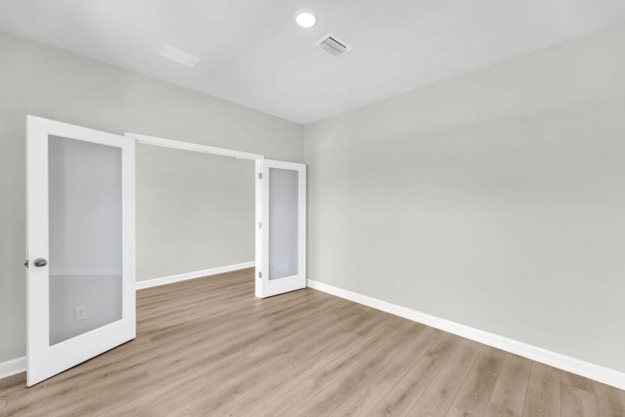 Spacious, unfurnished interior of a new home in , Ravenel (Image 23).