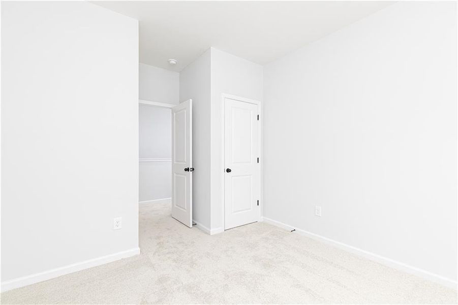 Spacious, unfurnished interior of a new home in Madison at Buice Lake, Acworth (Image 17). Spacious, unfurnished interior of a new home in Madison at Buice Lake, Acworth (Image 17).