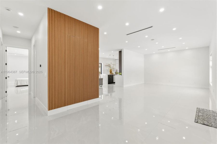 Spacious, unfurnished interior of a new home in , Clewiston (Image 20).