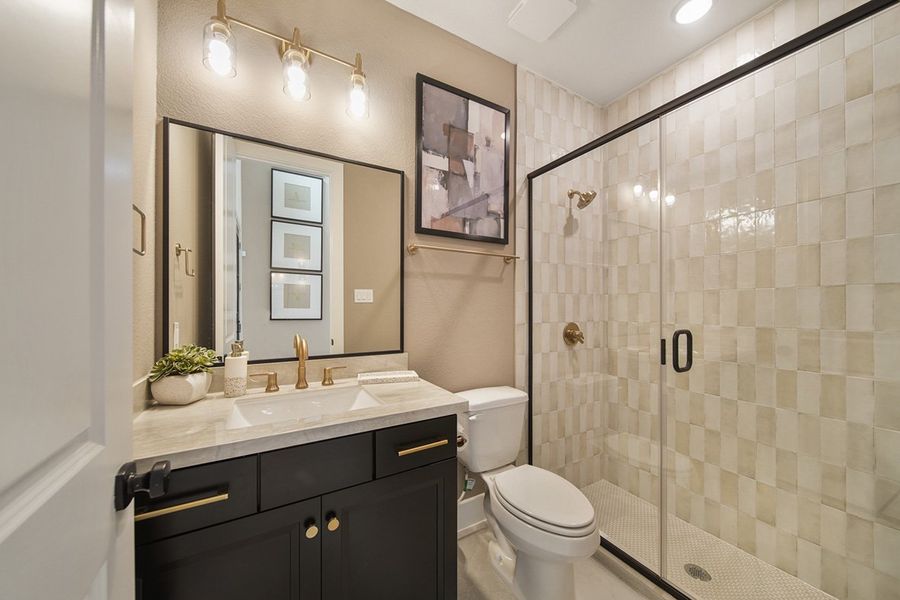 Furnished interior view inside a new home in Grange 45', Katy (Image 30).