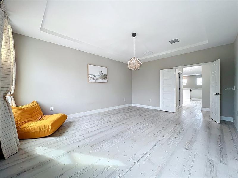 Spacious, unfurnished interior of a new home in , Winter Garden (Image 22).