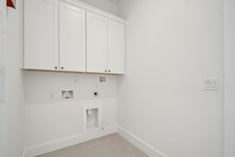 Spacious, unfurnished interior of a new home in Milky Way at River Place, Austin (Image 23).