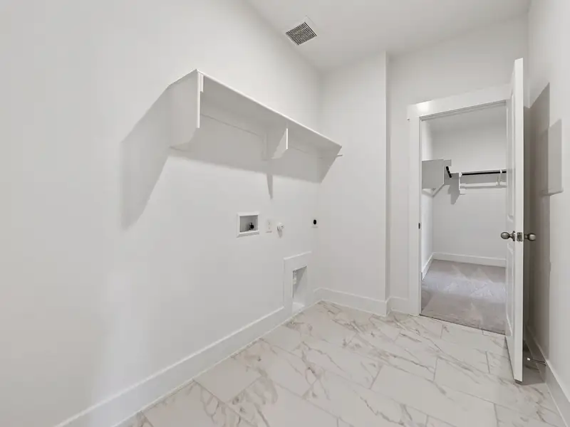Spacious, unfurnished interior of a new home in Meadow Ridge Estates, Josephine (Image 33).