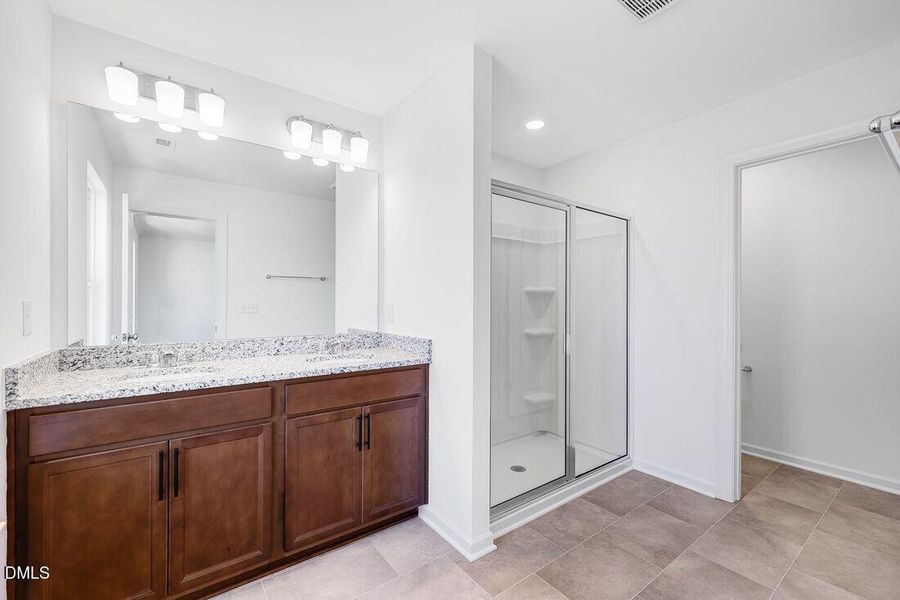 hj-nc-raleigh-magnolia-sage-lot-65-bathr