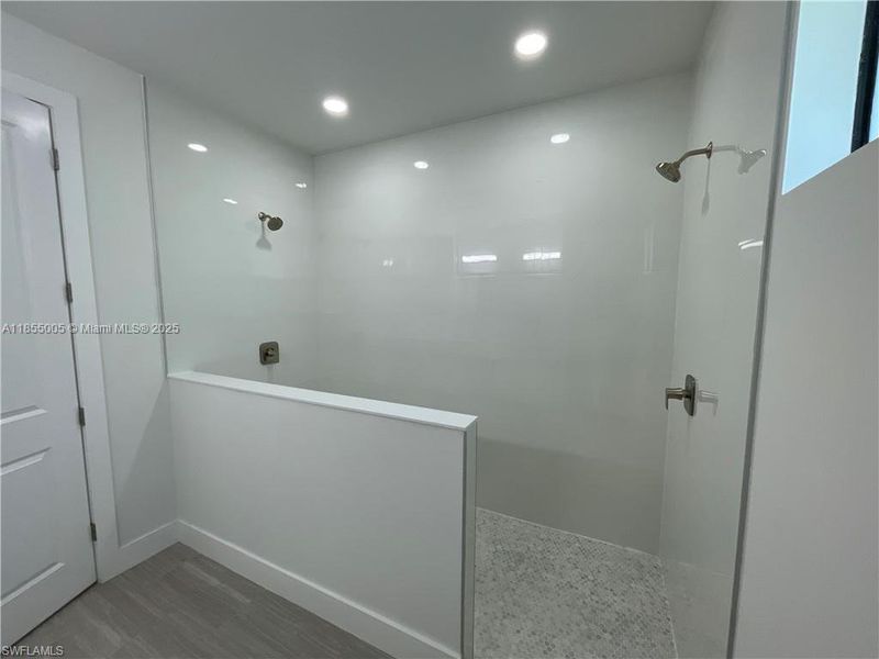 Spacious, unfurnished interior of a new home in , Lehigh Acres (Image 10).